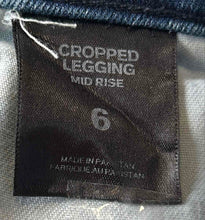 Load image into Gallery viewer, Express Womens Blue Denim 5 Pocket Design Mid Rise Cropped Jegging Jeans Size 6