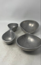 Load image into Gallery viewer, Set Of 2 Pcs Aluminum Metal Infinity Shaped Decorative Serving Bowls