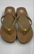 Load image into Gallery viewer, Authentic Tory Burch Womens Beige Wedge Heel Flip Flop Sandals Size 6-7 Worn