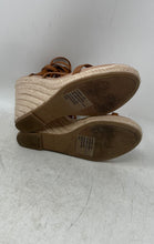 Load image into Gallery viewer, Chelsea & Violet Womens Mariah Beige Brown Wedge Platform Sandals Size 6.5