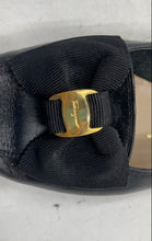 Load image into Gallery viewer, Authentic Salvatore Ferragamo Womens Black Leather Vara Bow Pump Heels Size 5