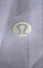 Load image into Gallery viewer, Lululemon Womens Lilac Pull On Elastic Waist Cropped Leggings Size 8