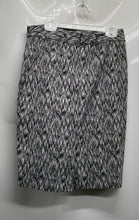 Load image into Gallery viewer, The Limited Womens Black White Back Zip Pockets Straight & Pencil Skirt Size 0