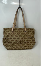 Load image into Gallery viewer, Michael Kors Womens Jet Set Brown Signature Logo Print Shoulder Tote Purse