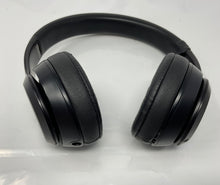 Load image into Gallery viewer, Beats By Dr. Dre Solo3 Black Wireless Over-The-Ear Headphones With Case NCL