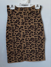 Load image into Gallery viewer, BCBGMaxazria Womens Brown Animal Print Straight & Pencil Skirt Size XS