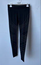 Load image into Gallery viewer, Lululemon Womens Black Mapped Out High-Rise Tight Activewear Ankle Leggings Sz 8