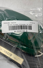 Load image into Gallery viewer, VTG Maisto Special Edition 1951 Volkswagen Export Sedan Beetle 1:18 Diecast Car