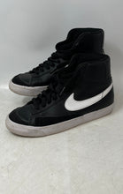 Load image into Gallery viewer, Nike Kids Blazer Mid 77 Vintage Black Leather Lace-Up Sneaker Shoes Size 5.5Y
