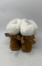Load image into Gallery viewer, Juicy Couture Womens Brown Round Toe Snow Boots Size 7