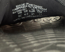 Load image into Gallery viewer, Nike Boys Kawa BV1094-001 Black Slip-On Open Toe Slide Sandals Size 5C