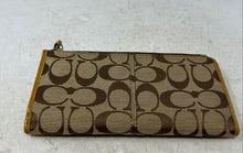 Load image into Gallery viewer, Coach Womens Brown & Beige Signature Print Canvas Card Holder Clutch Wallet
