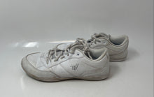 Load image into Gallery viewer, Varsity Womens C3 White Leather Low Top Lace-Up Cheerleading Shoes Size 7