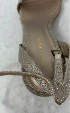 Load image into Gallery viewer, Pelle Moda Womens Moira 2 Gold-Tone Glitter Open Toe Ankle Strap Sandals Sz 7.5M