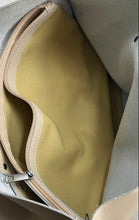Load image into Gallery viewer, Borse In Pelle Womens Beige Genuine Leather Double Handle Charm Tote Handbag