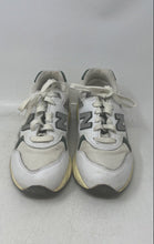Load image into Gallery viewer, New Balance Mens 580 MT580RCA Beige Green Lace-Up Sneaker Shoes Size 7D