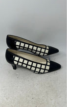 Load image into Gallery viewer, Bruno Magli Womens White & Black Striking Windowpane Grid Pump Heels Size 40