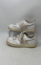 Load image into Gallery viewer, Nike Womens Air Force 1 '07 SE DO9458-100 White Lace-Up Sneaker Shoes Size 7