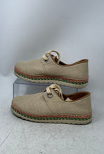 Load image into Gallery viewer, Clee Womens Beige Round Toe Low Top Lace-Up Platform Sneaker Shoes Size 9
