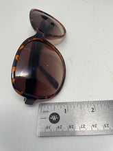 Load image into Gallery viewer, Simply Vera, T. Hilfiger, Tifosi Women's/Men's Multicolored Sunglasses. (3 Pcs).