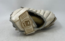 Load image into Gallery viewer, Franklin Unisex Field Master White Hand-Formed Pocket Fastpitch Softball Glove