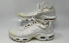 Load image into Gallery viewer, Authentic Nike Kids Air Max Plus White CW7044-100 Sneaker Shoes Size 5Y Damaged