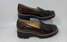 Load image into Gallery viewer, Naturalizer Womens Black Dark Burgundy Leather Round Toe Loafer Shoes Size 6.5 M