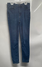 Load image into Gallery viewer, Calvin Klein Womens Blue Denim Medium Wash Stretch Pockets Skinny Jeans Size 6