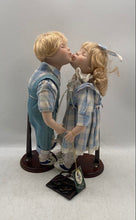 Load image into Gallery viewer, Vintage Geppeddo Kyle & Katie Kissing Porcelain Dolls Set 2 Pcs With Tag