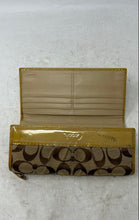 Load image into Gallery viewer, Coach Womens Brown & Beige Signature Print Canvas Card Holder Clutch Wallet