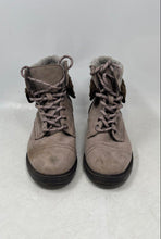 Load image into Gallery viewer, Serra Womens Gray Sherpa Trim Round Toe Ankle Lace-Up Combat Boots Size 7