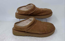 Load image into Gallery viewer, UGG Womens Classic Slipper Brown Suede Round Toe Slip-On Slippers Size 9
