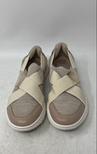 Load image into Gallery viewer, Clarks Womens Teagan Go 13288 Beige Slip-On Low Top Sneaker Shoes Size 8