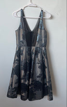 Load image into Gallery viewer, White House Black Market Womens Gray Black Back-Zip Fit-&-Flare Dress Size 6