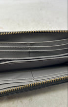 Load image into Gallery viewer, Fossil Womens Black Pebbled Leather Inner Divider Zip-Around Wallet