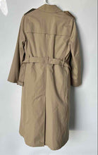 Load image into Gallery viewer, Misty Harbor Womens Beige Long Sleeve Classic Double-Breasted Trench Coat Size 6