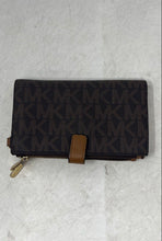 Load image into Gallery viewer, Michael Kors Womens Brown Monogram Faux Leather Jet Set Travel Smartphone Wallet