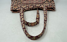 Load image into Gallery viewer, Vera Bradley Womens Multicolor Sherry Medallion Quilted Magnetic Shoulder Bag