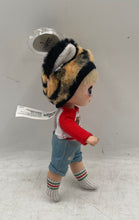 Load image into Gallery viewer, Na! Na! Na! Surprise Kids Multicolor Series 1 CJ Cuddles 7 In Soft Fashion Doll