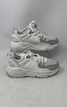Load image into Gallery viewer, Umbro Womens Run M White Low Top Round Toe Lace-Up Sneaker Shoes Size 8.5
