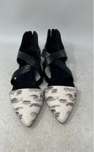 Load image into Gallery viewer, Kenneth Cole Womens Milton White Black Pointed Toe Ballet Flats Size 6.5M