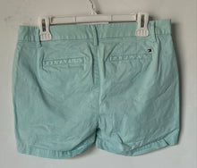 Load image into Gallery viewer, Tommy Hilfiger Womens Light Green Flat Front Slash Pockets Chino Shorts Size 6