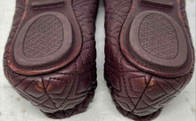 Load image into Gallery viewer, Authentic Tory Burch Womens Burgundy Slip-On Ballet Flats Size 8M Damaged