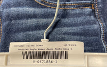 Load image into Gallery viewer, American Eagle Outfitters Womens Blue Distressed Denim Skinny Leg Jeans Size 6