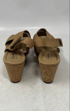 Load image into Gallery viewer, Clarks Womens Annadel Eirwyn Beige Open Toe Wedge Heel Slingback Sandals Size 7W