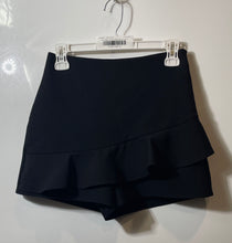 Load image into Gallery viewer, Zara Womens Black Ruffle High-Rise Flounced Hem Side Zip Short Mini Skort Sz XS