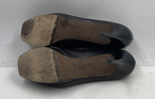 Load image into Gallery viewer, Authentic Vera Wang Lavender Womens Black Platform Pump Heels Size 7.5M Damaged