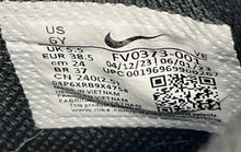 Load image into Gallery viewer, Nike Boys Dunk Low GS Black And Gray Leather Lace-Up Sneaker Shoes Size 6
