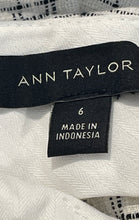 Load image into Gallery viewer, Ann Taylor Womens White Black Plaid Flat Front Straight Leg Cropped Pants Size 6