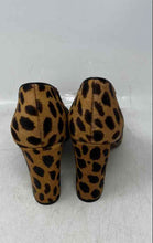 Load image into Gallery viewer, Vince Camuto Womens Talise Brown Leopard Print Calf Hair Pump Heels Size 8.5M